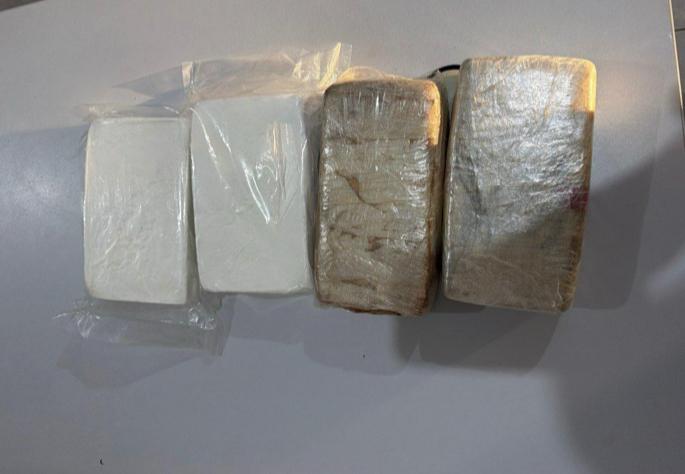 Mulher é presa com quatro quilos de cocaína em ônibus na BR-230