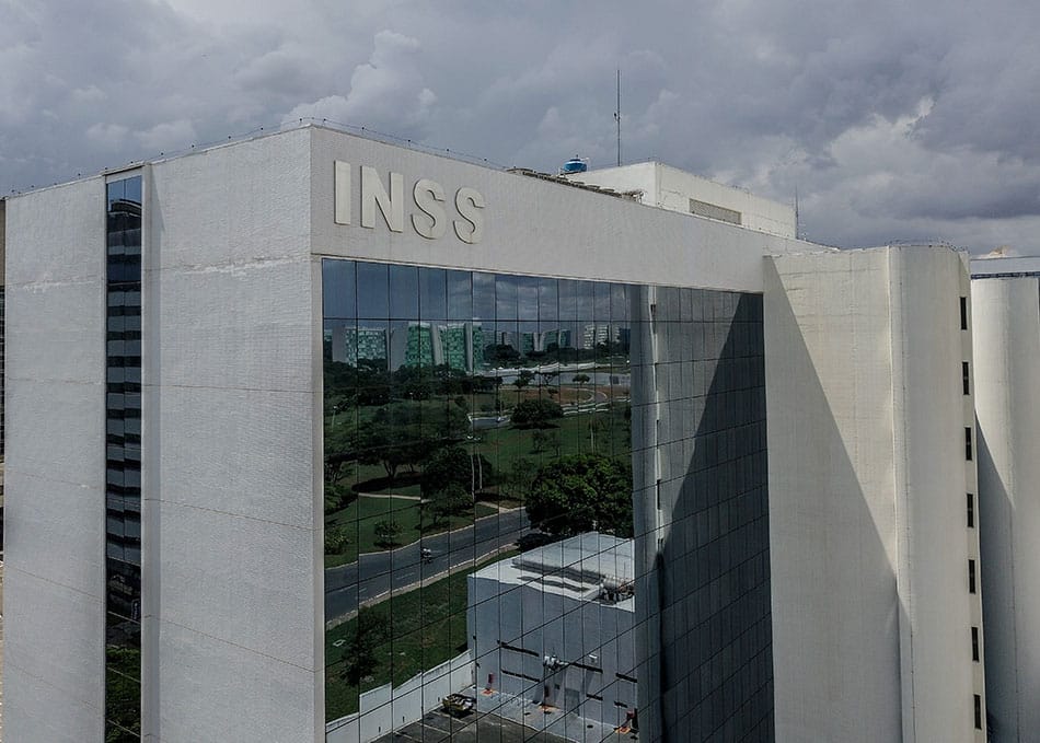 Câmara aprova MP que amplia programa para diminuir fila do INSS