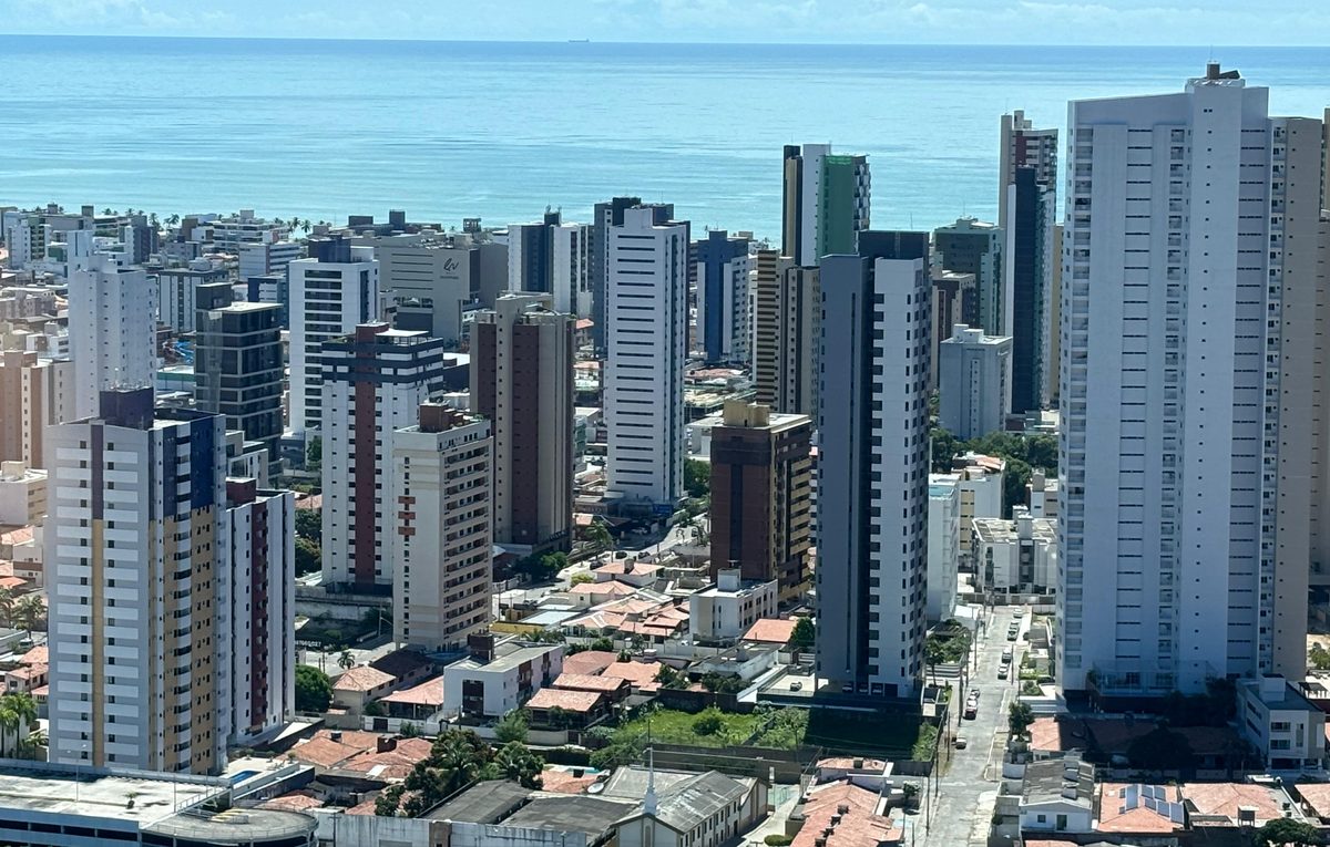 Setor imobiliário registra alta e especialistas apontam estratégias de investimento