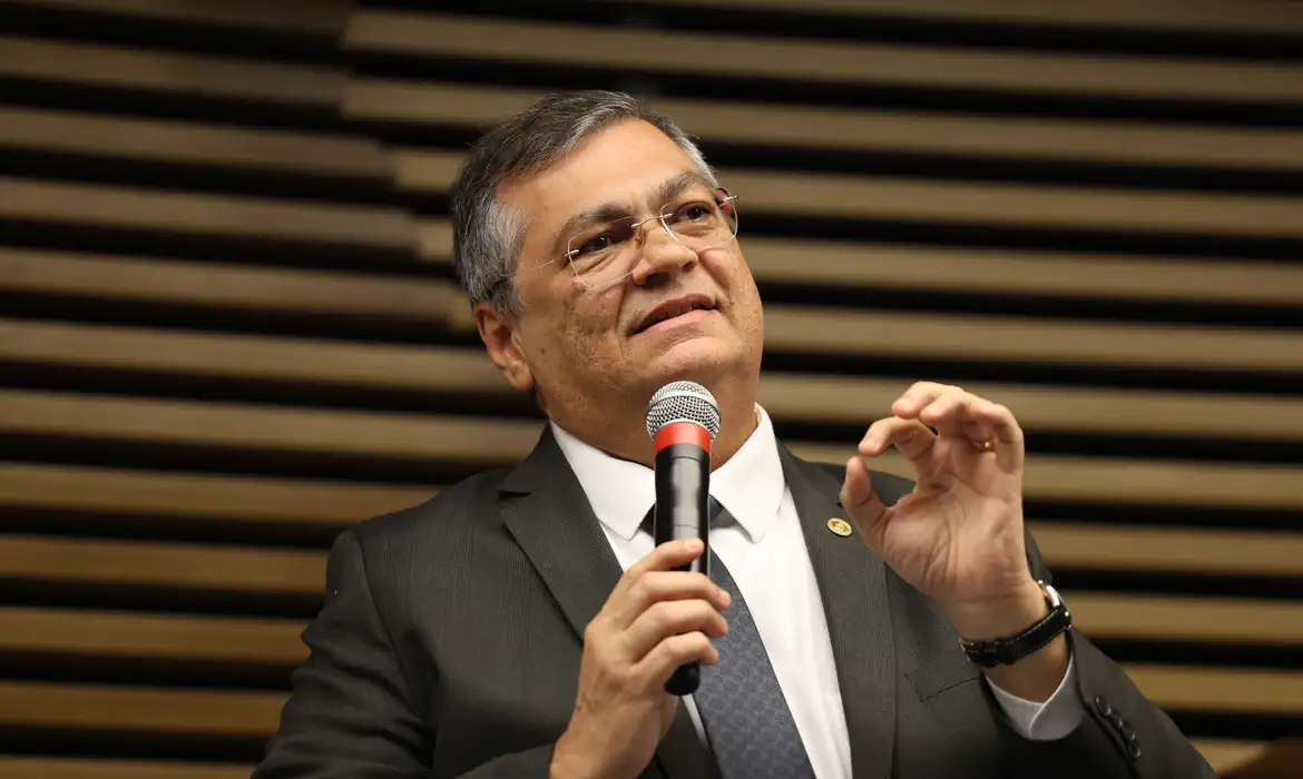 Flávio Dino declara que o país passa pela maior corrupção judicial da história