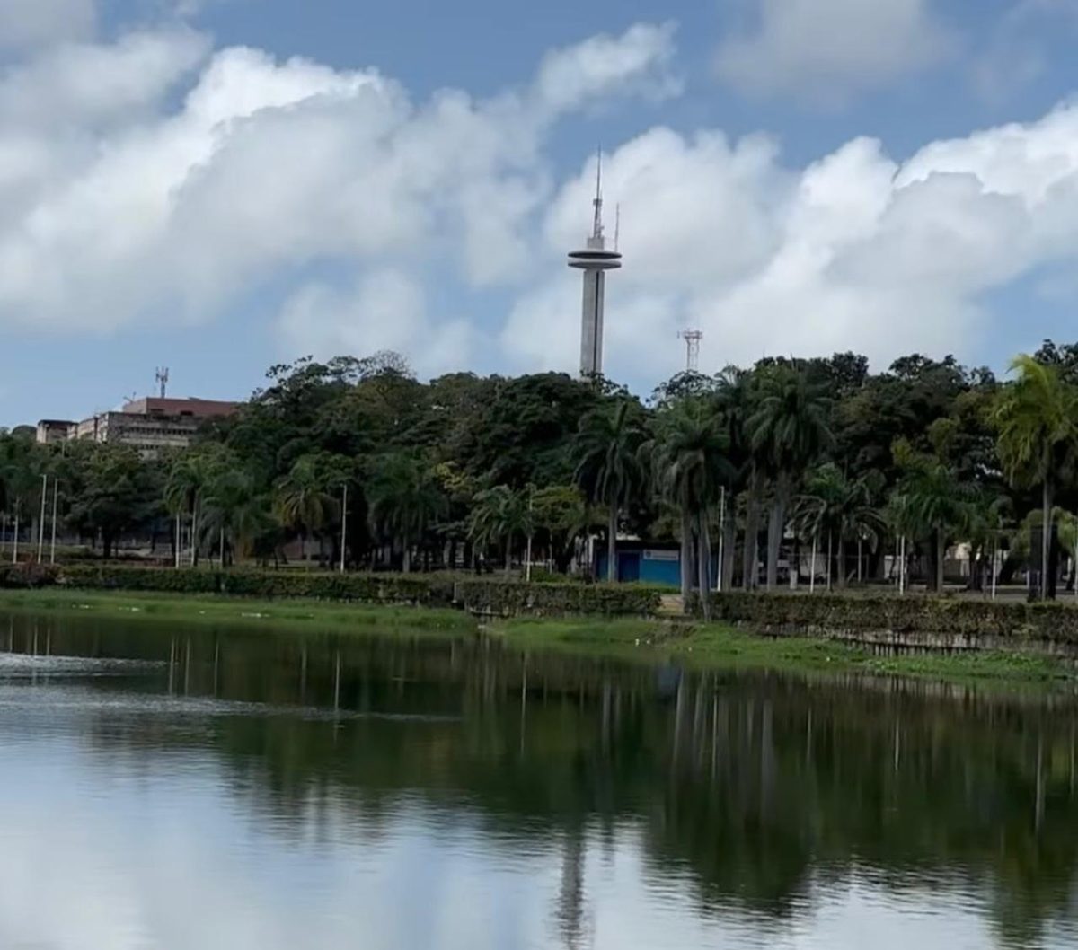 Nunves no espelho da Lagoa