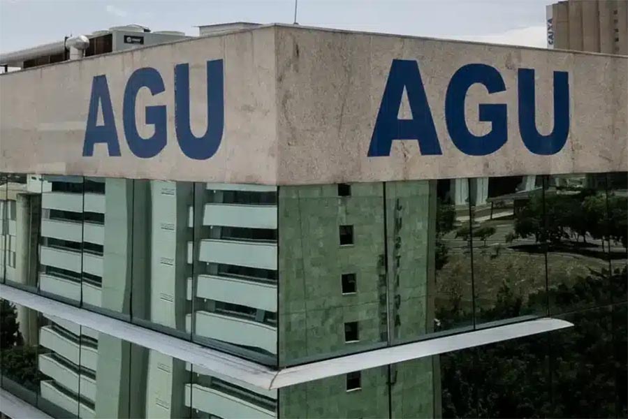 Governo identifica mais de 90 médicos falsos de IA no Youtube e aciona Google
