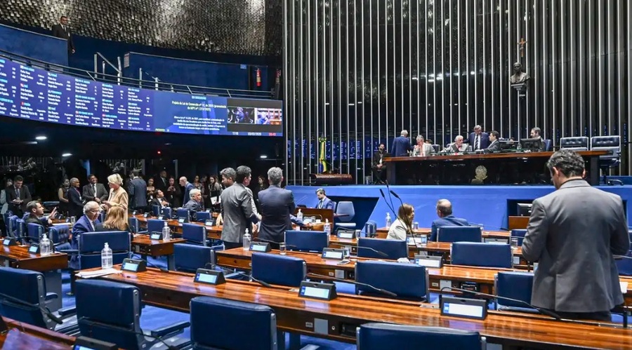 Votação da PEC 6×1, pesquisas eleitorais e queda de R$ 652 milhões das bets: nosso resumo