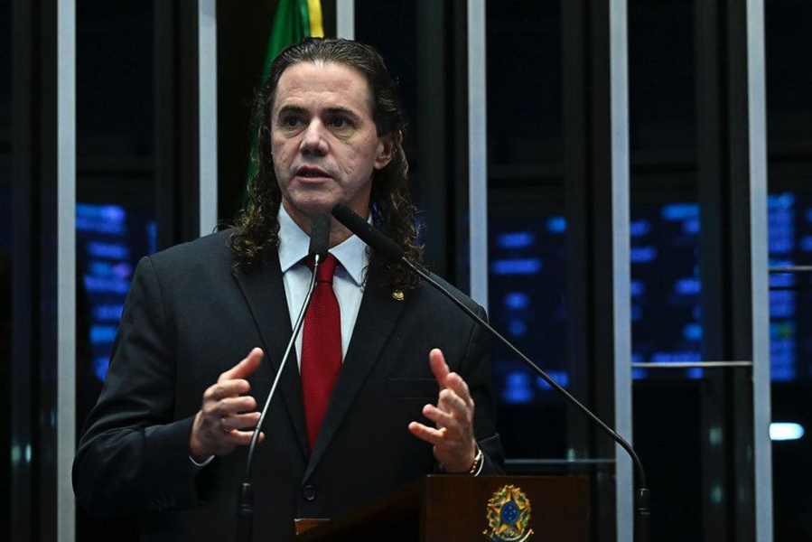Senador rebate Hugo Motta, o chama de irresponsável e lança desafio