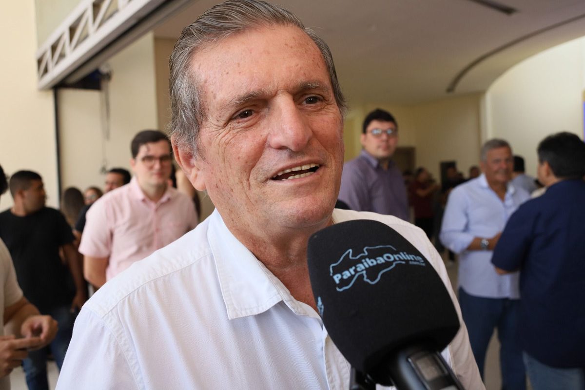 Líder cria suspense sobre nova composição da bancada do prefeito Leo Bezerra