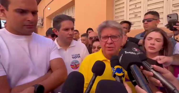 João Azevêdo aposta em legado administrativo para vencer eleições