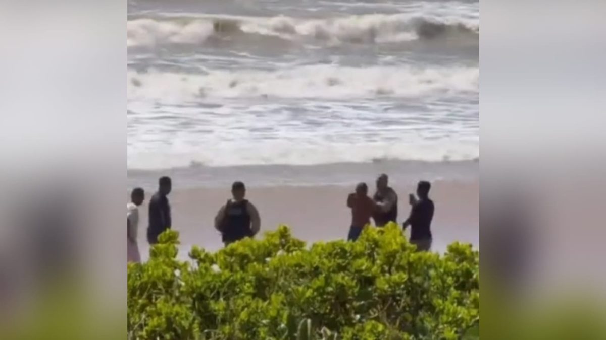 Homem entra no mar em Cabedelo para fugir após roubo e acaba preso