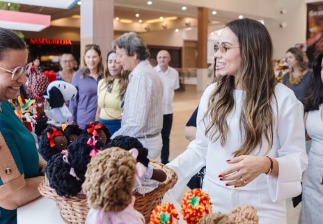 Camila Mariz destaca resgate cultural em festival de brinquedos