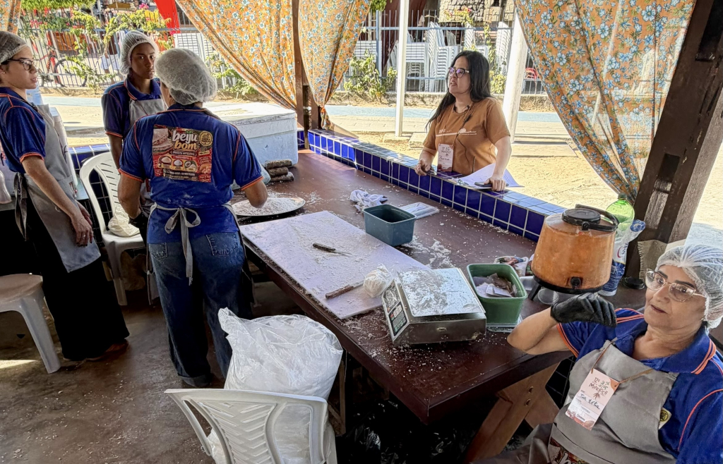 Festa da Mandioca fortalece agricultura familiar e impulsiona pequenos negócios, em Puxinanã
