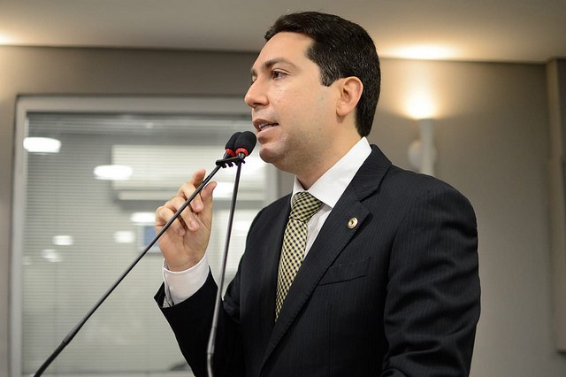 Felipe Leitão diz ter provas de quem distribuiu panfletos apócrifos: ‘É desespero’