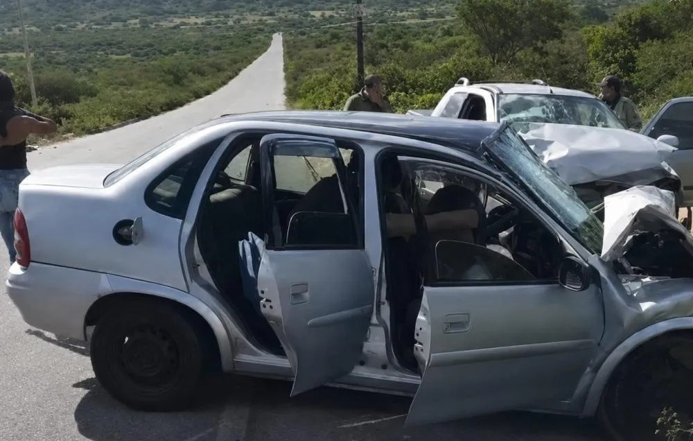 Colisão entre carros e moto resulta em morte e feridos na Paraíba