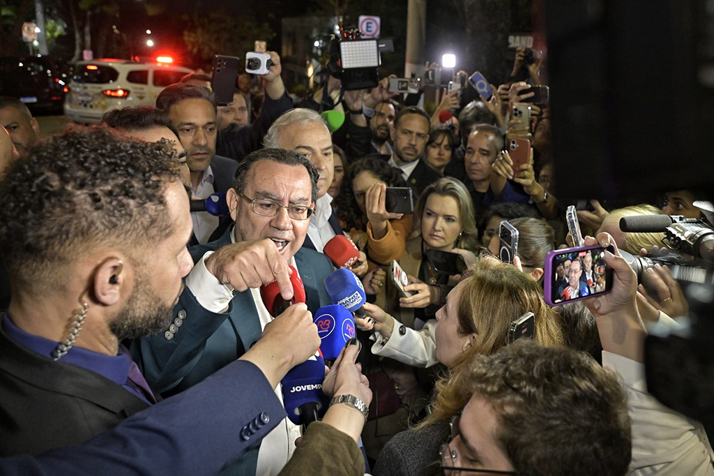 Augusto Cury pretende manter o Bolsa Família, mas com ajustes