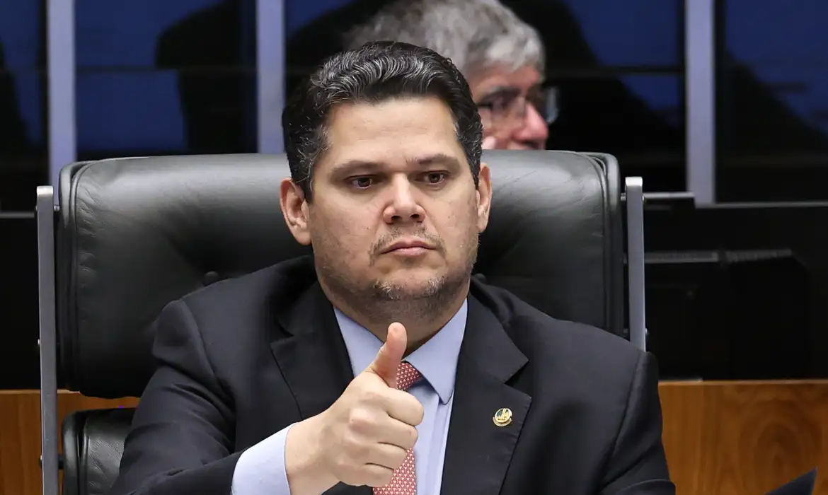 Senado encaminha proposta para acabar com a escala de trabalho 6 por 1