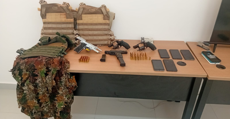 Polícia Militar intercepta carro e prende suspeitos em Pedro Régis
