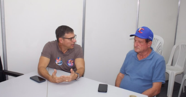 Vitor Hugo desiste de candidatura e apoia Hervázio Bezerra