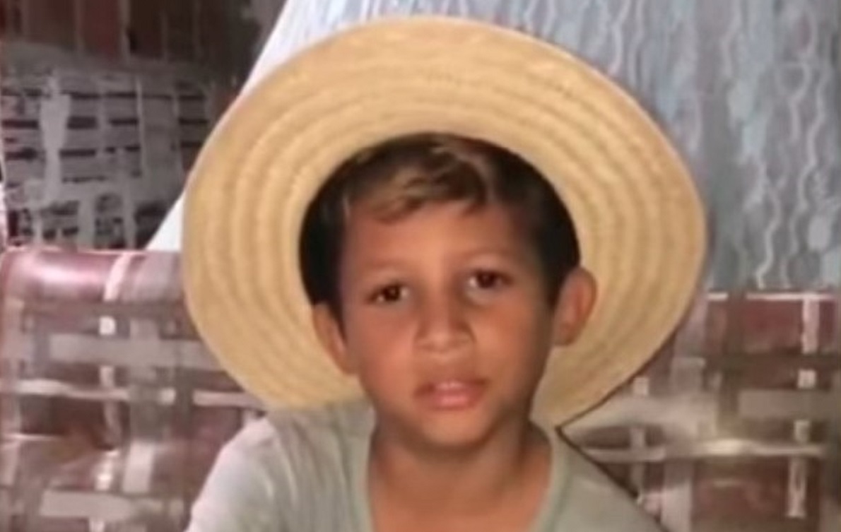 Criança de 10 anos morta em acidente na PB-095 é sepultada em Campina Grande