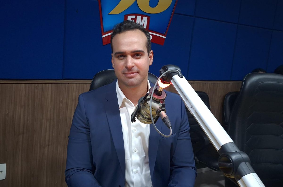 Lucas Ribeiro registra candidatura à reeleição na Paraíba