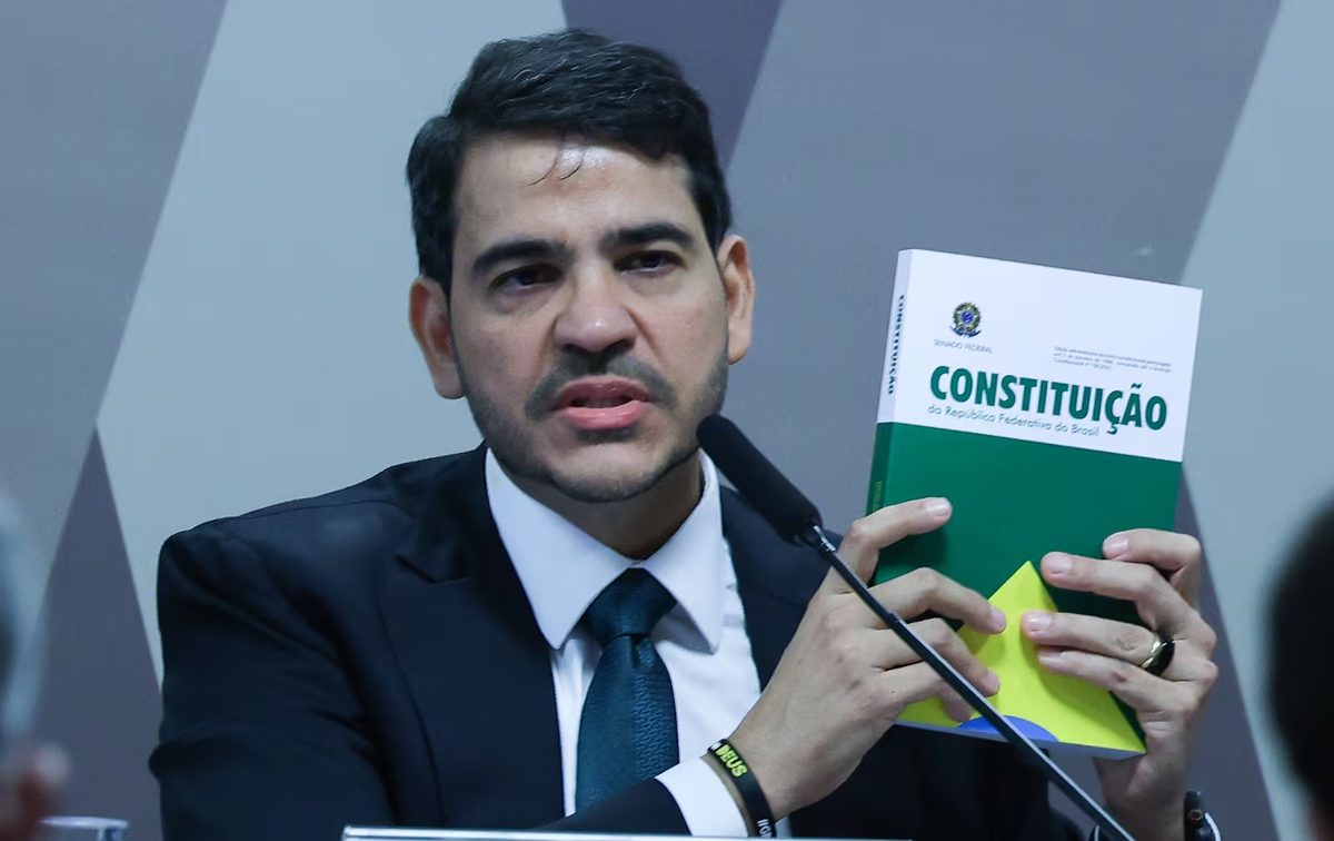 Relatório da Polícia Federal afeta planos do governo para vaga no STF