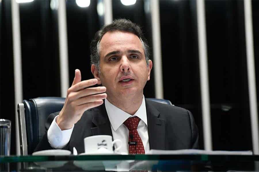 Alcolumbre formaliza indicação de senador para vaga de ministro do TCU