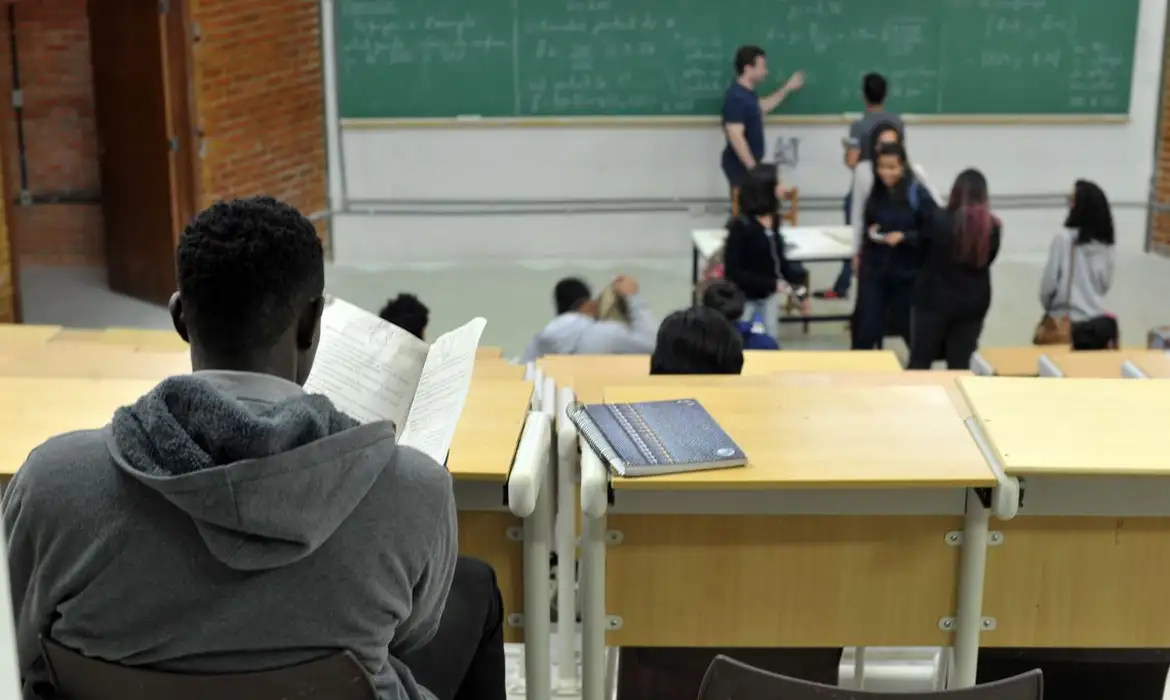 Fies começa a convocar nesta sexta estudantes em lista de espera