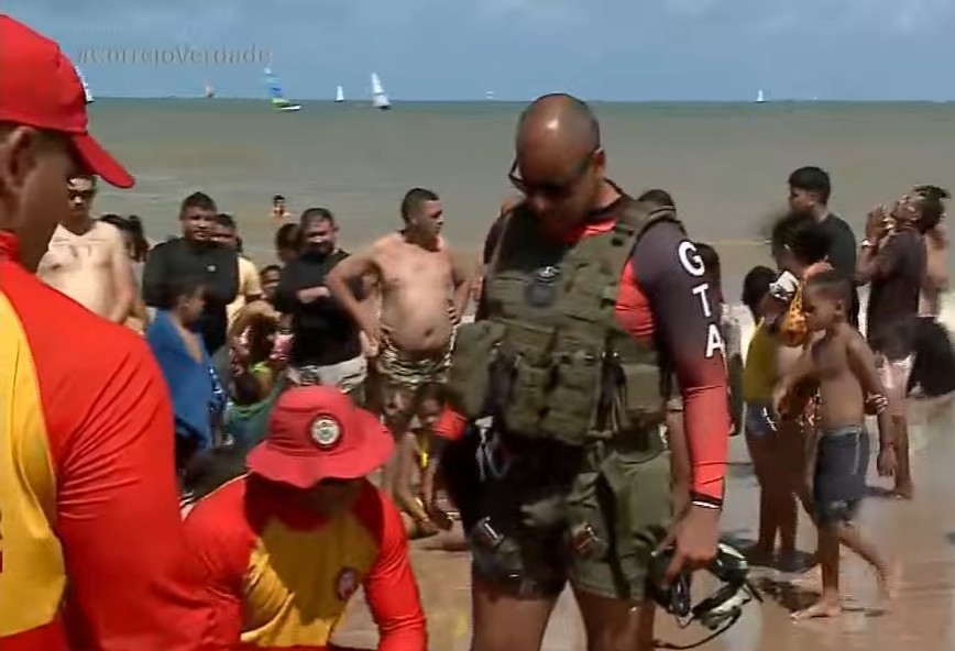 Homem é resgatado após afogamento na praia de Tambaú