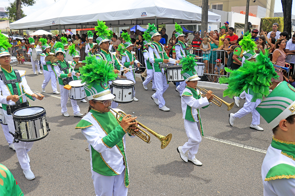 Escolas e outros órgãos municipais participam do desfile cívico-militar em João Pessoa