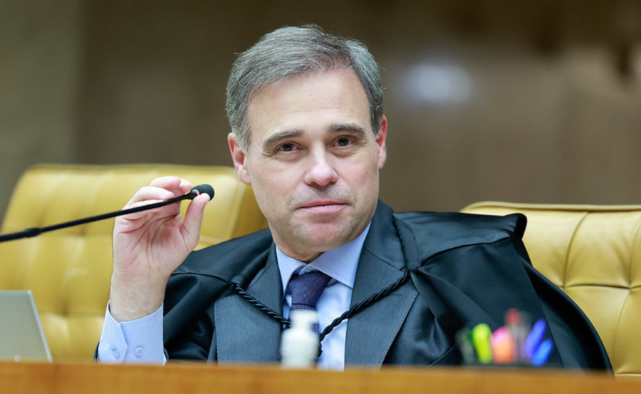 Empresa de ministro tem contratos com órgãos públicos