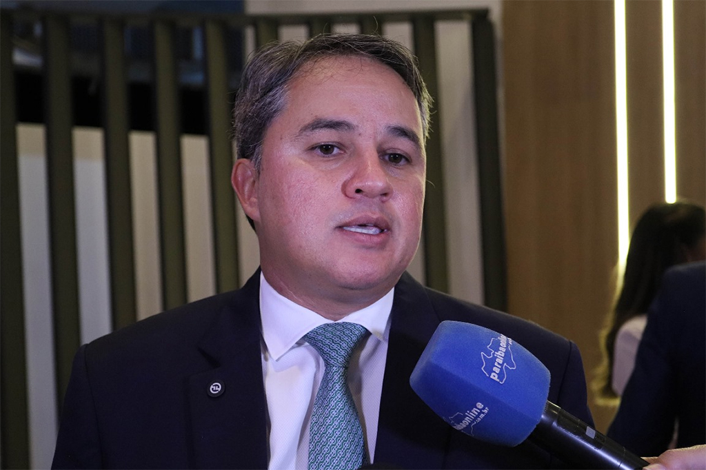 Efraim promete concluir obras e prevê fortalecimento na disputa eleitoral diante da crise no STF
