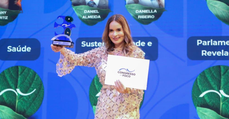 Daniella Ribeiro recebe destaque no Prêmio Congresso em Foco 2026