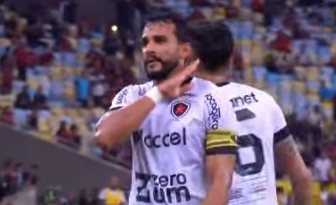 Botafogo-PB rescinde contrato com o atacante Henrique Dourado