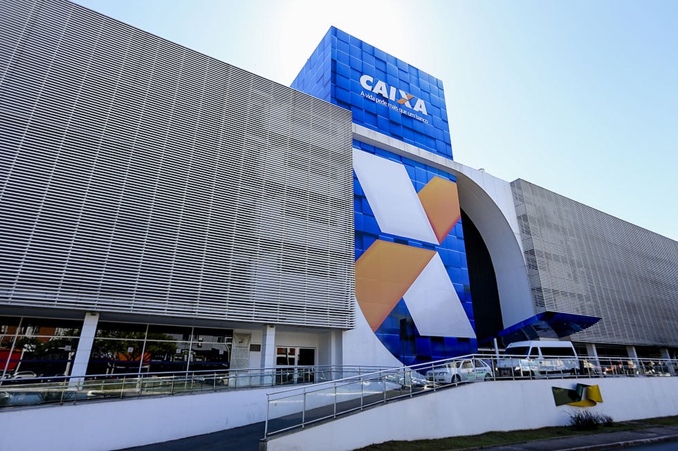 Lula quer a Caixa Econômica Federal rolando dívidas de clubes de futebol