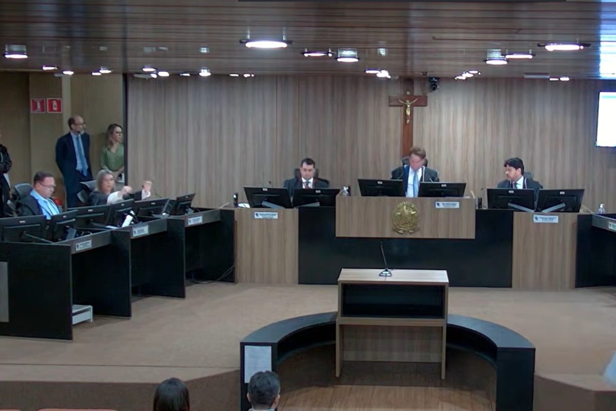 Julgamento de candidatura de Cícero Lucena é suspenso no TRE-PB