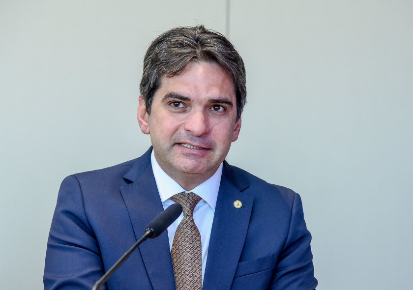 Murilo Galdino explica pedido de voto para Efraim em Catolé do Rocha