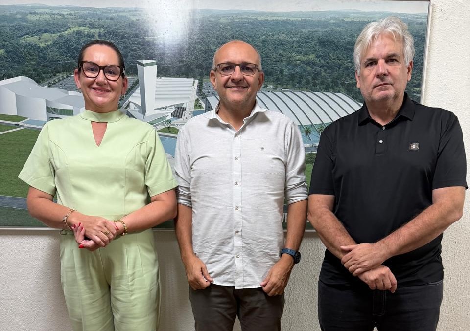 Prefeita de Monteiro cumpre compromissos em João Pessoa
