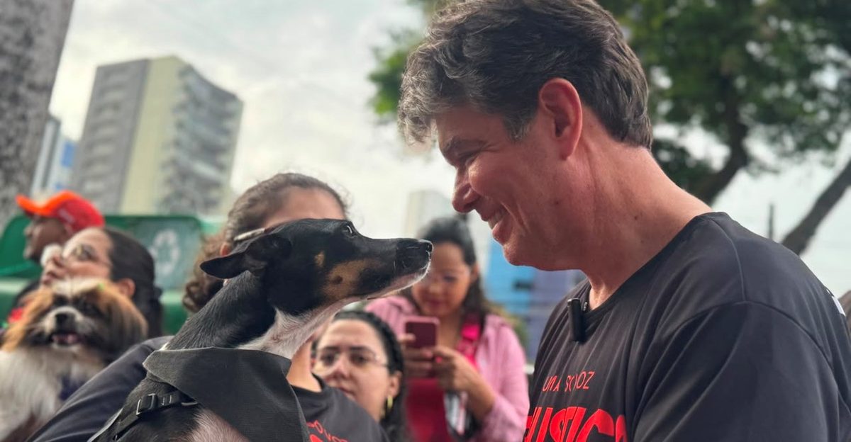 Deputado Ruy Carneiro assina compromisso com a Pauta Animalista