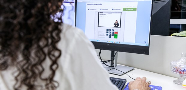 Eleitores na Paraíba já podem usar simulador de urna para as Eleições 2026