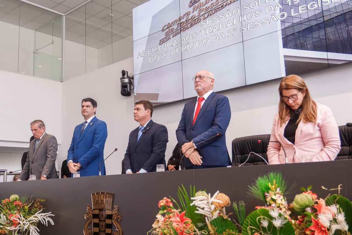 Léo Bezerra reforça união entre Executivo e Legislativo na abertura do semestre legislativo