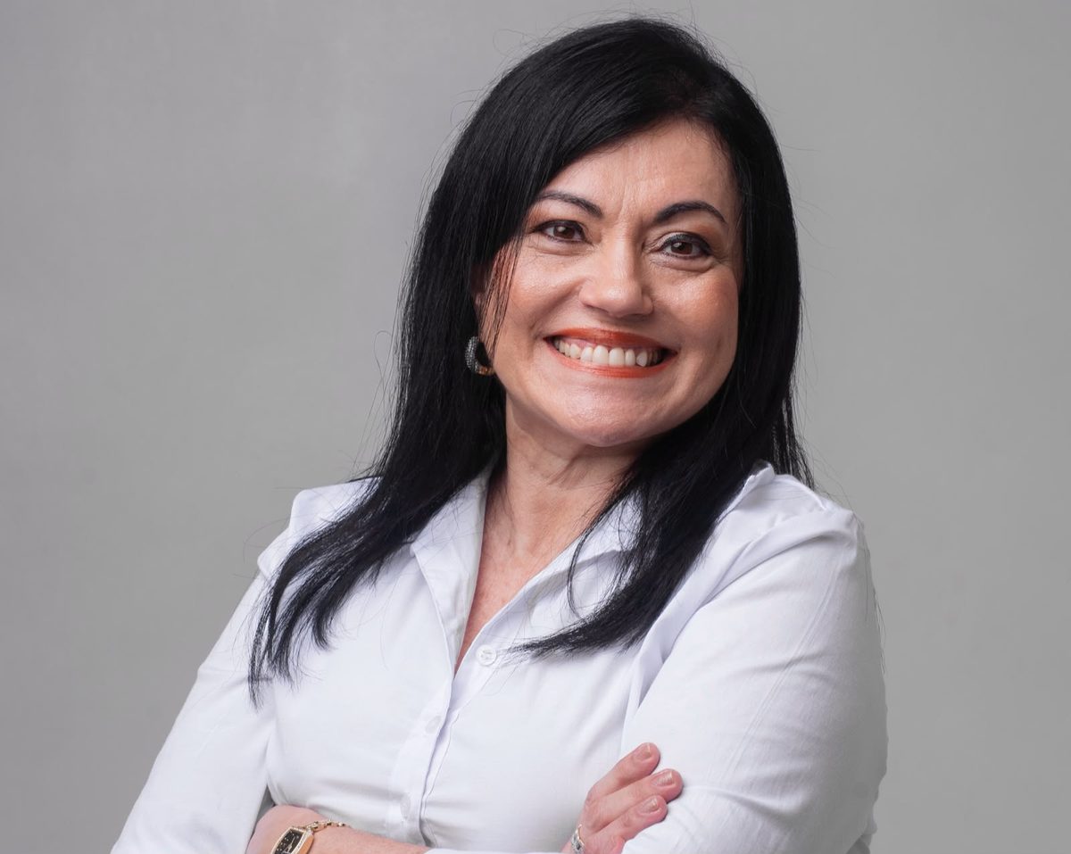 Cris Furtado oficializa candidatura a deputada federal pelo PSB