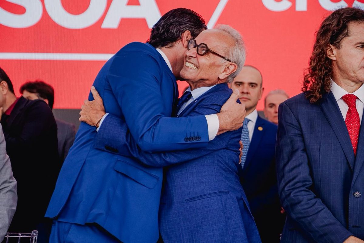 Leo Bezerra comenta sobre possível espaço para Cícero Lucena na prefeitura