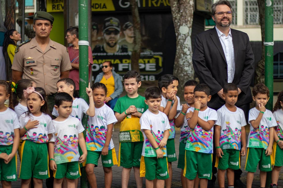 Semana da Pátria começa com hasteamento das bandeiras em Campina Grande
