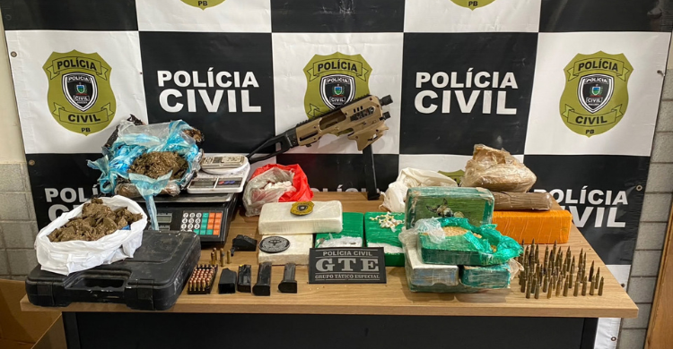 Policia Civil desarticula deposito de drogas e apreende municoes em Guarabira