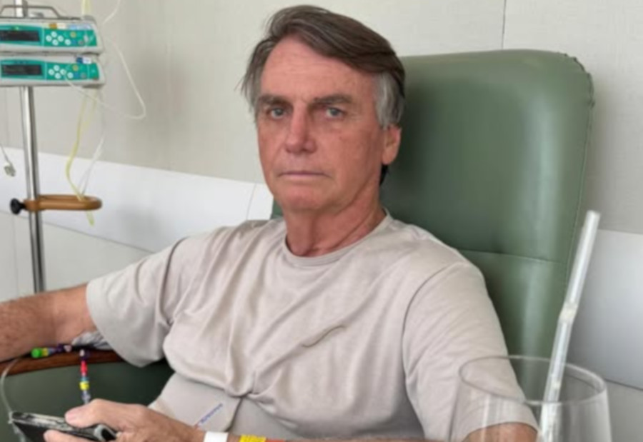 Moraes rejeita pedido para Bolsonaro receber visita de filhos no Dia dos Pais