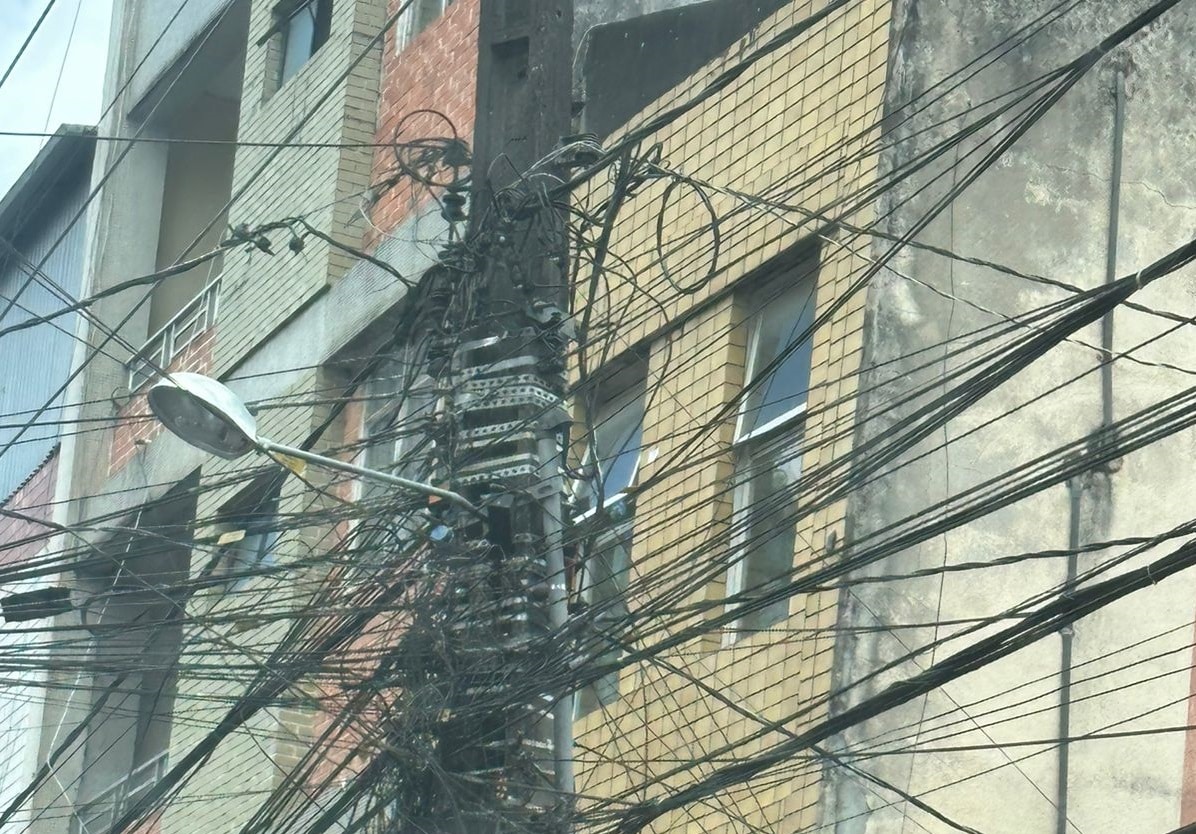 Entidade denuncia uso clandestino de postes pelo Brasil
