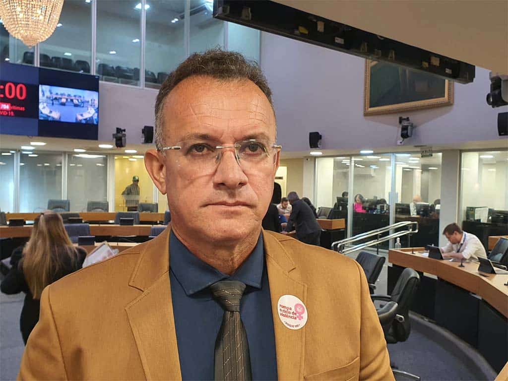 Deputado abre portas para apoio de Murilo Galdino a Efraim Filho