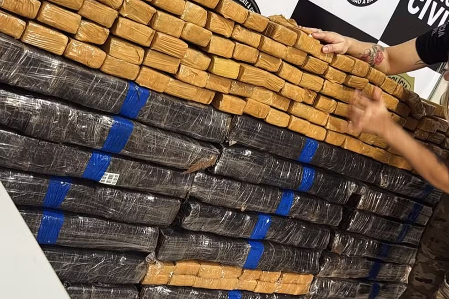 400 kg de maconha são apreendidos em caminhão entre Queimadas e Campina