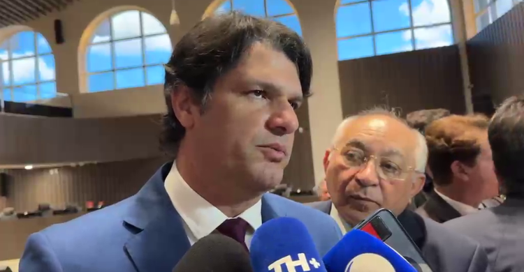 Léo diz que JP precisa estreitar laços com instituições para governar cidade