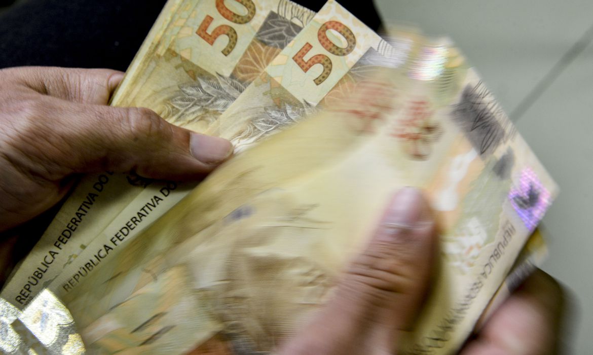 Governo do Estado divulga calendário de pagamento dos servidores; veja datas