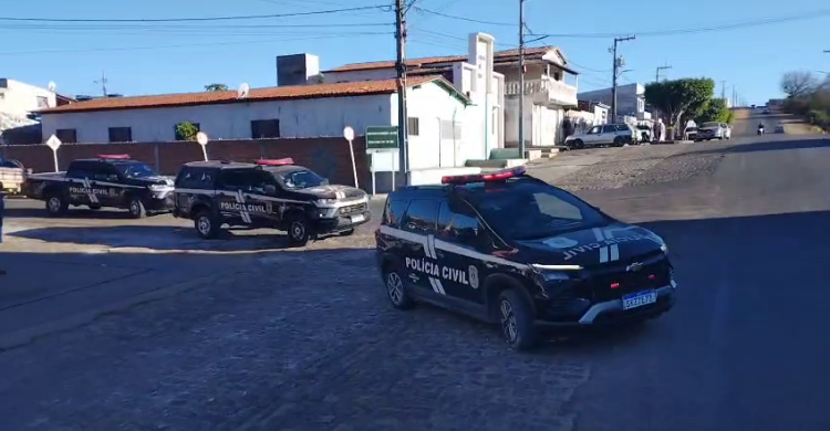 Polícia prende 14 suspeitos de integrar organização criminosa no Sertão