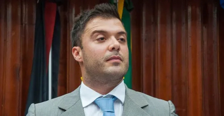 Deputado Caio Roberto nega ligação com facções após operação da Polícia Federal