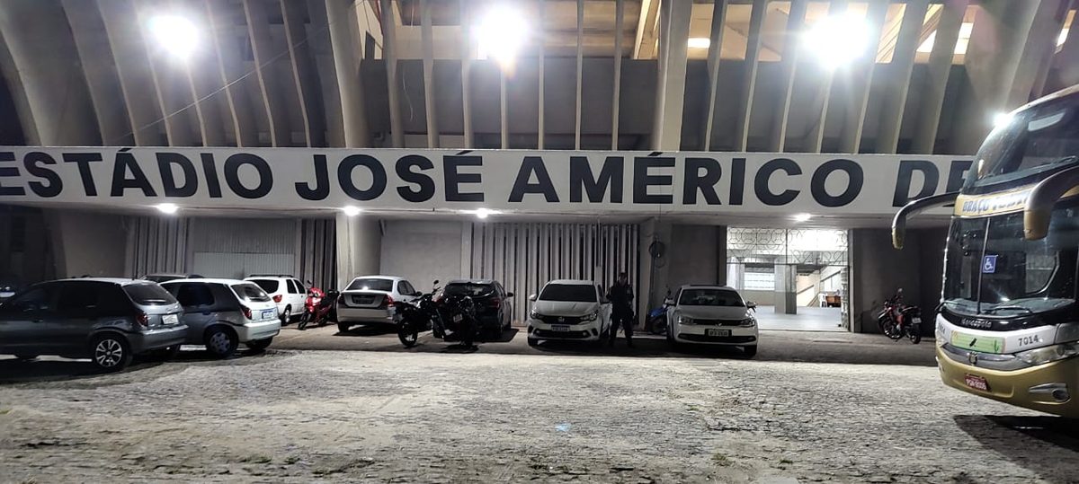 Justiça mantém proibição de torcidas organizadas em jogo no Almeidão